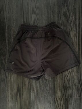 lululemon athletica Men's Black Athletic Shorts with Elastic Waist 5” Linerless